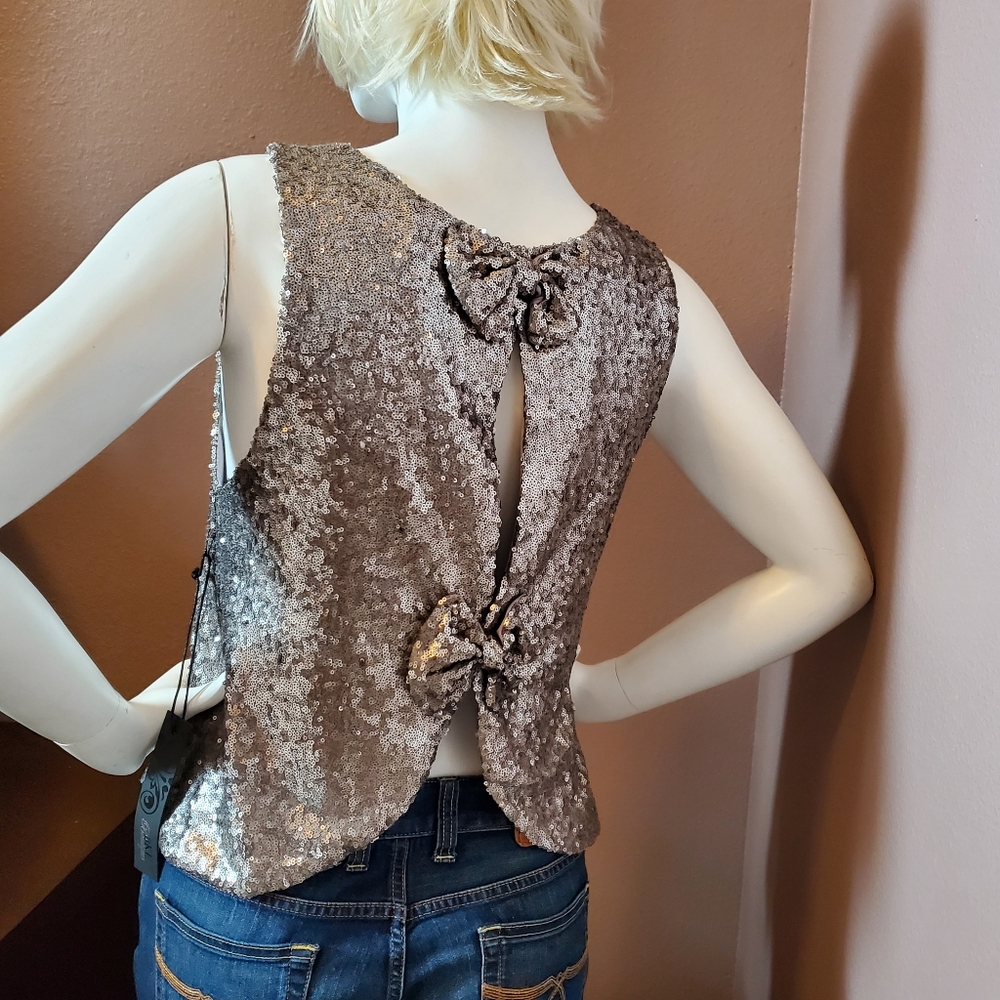 NWT BKE Boutique silver sequin bow back top L